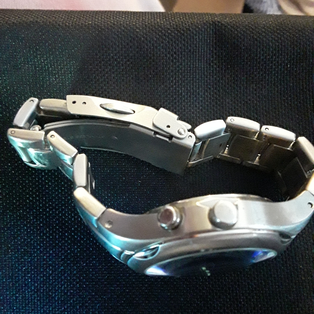 Watch - Picture 3 of 5